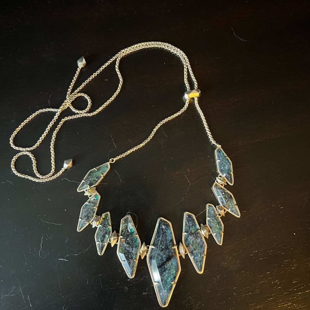Kendra Scott necklace
